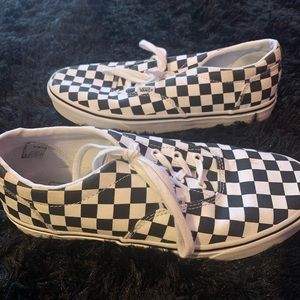 women's checkered vans